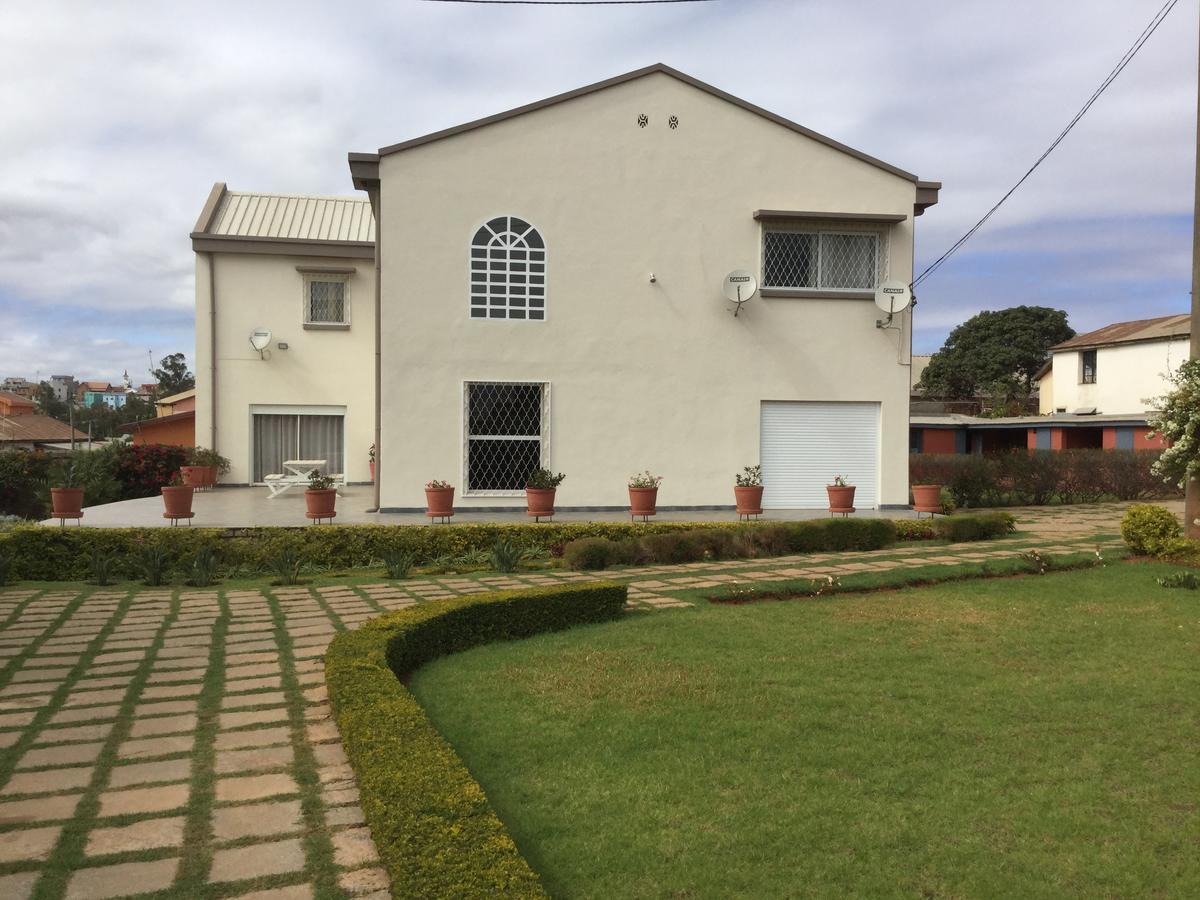 Ivato  Sahamalaza Bed & Breakfast エクステリア 写真